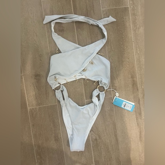 NWT BEACH BUNNY Sybil wrap one piece swimsuit in white size large - Picture 5 of 9